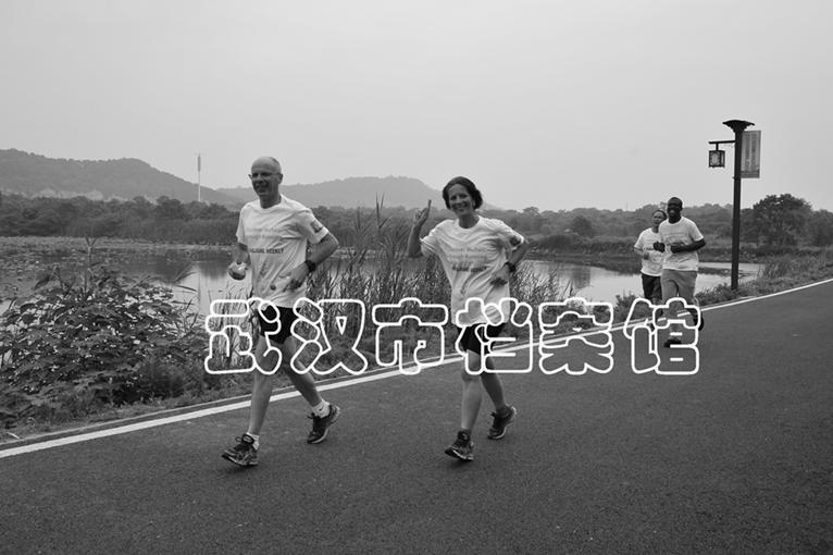 16-争先。2015年,蔡甸区后官湖绿道。.jpg